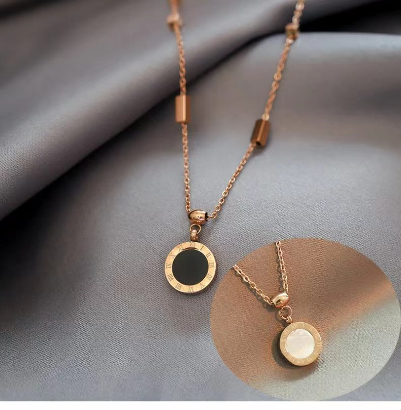 NORAS BLACK & WHITE HALSKETTE