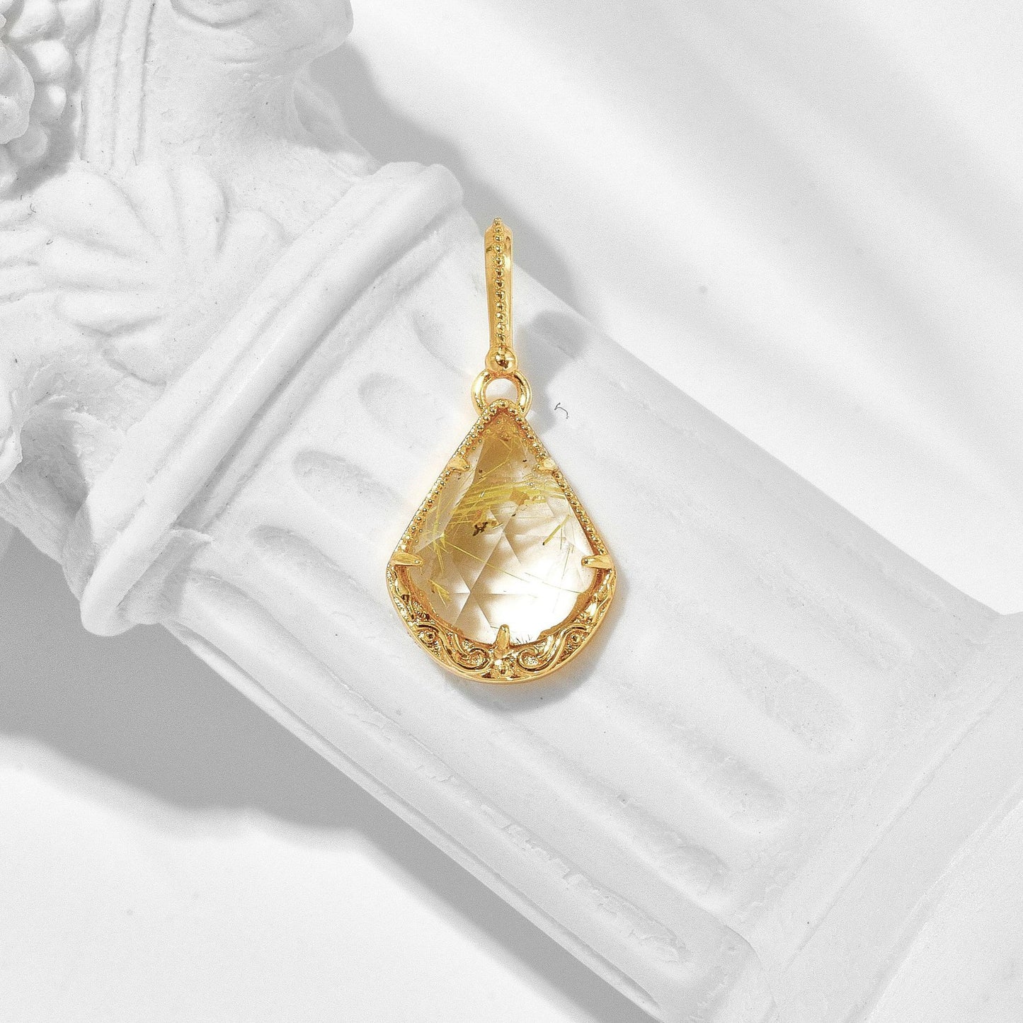 NORAS CRYSTAL HALSKETTE