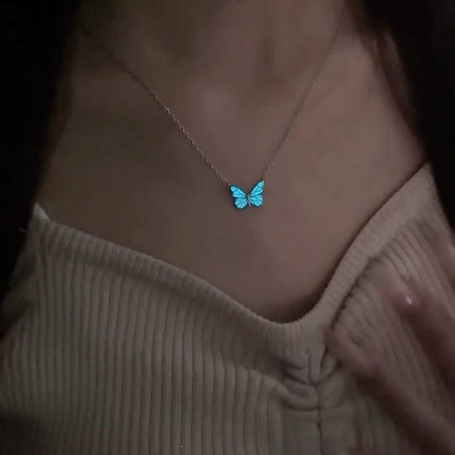 NORAS LEUCHTENDER SCHMETTERLING