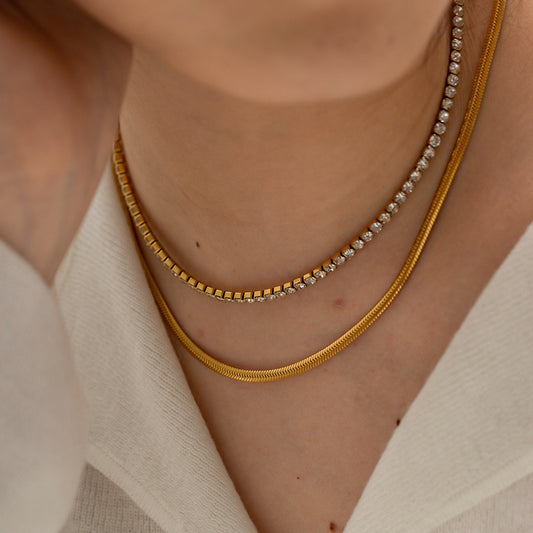 NORAS GOLD & SHINY HALSKETTE