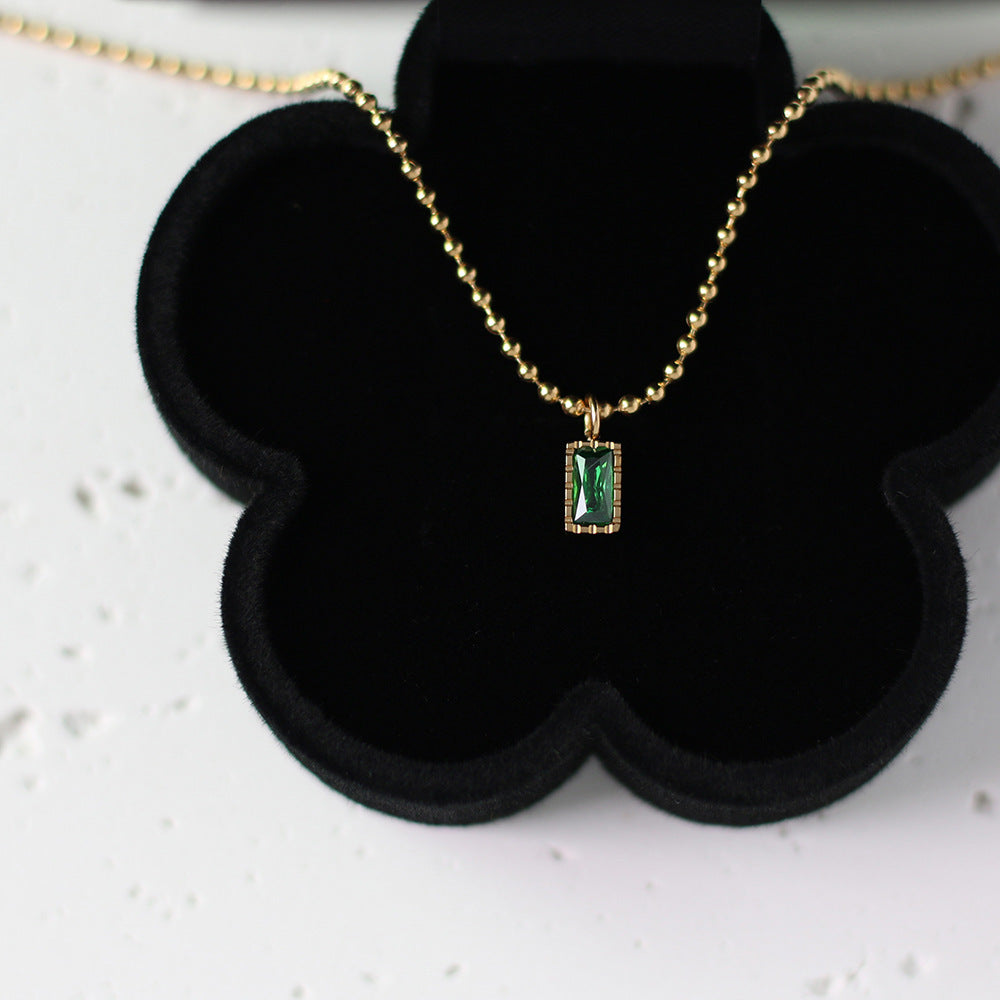 NORAS EMERALD HALSKETTE