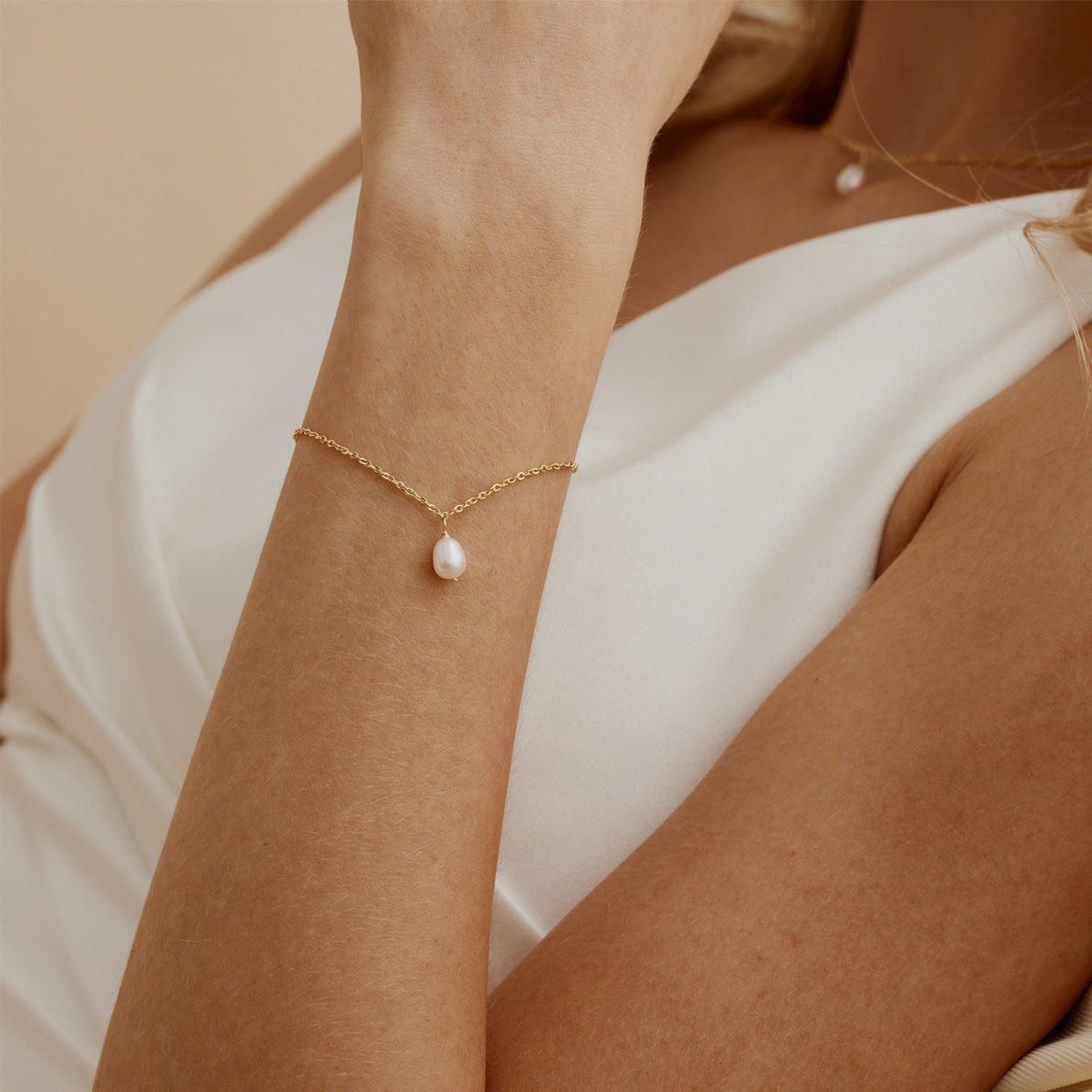 NORAS PERLEN ARMBAND & HALSKETTE