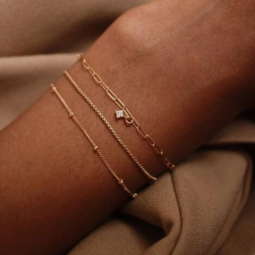 NORAS MINIMALISTIC ARMBAND