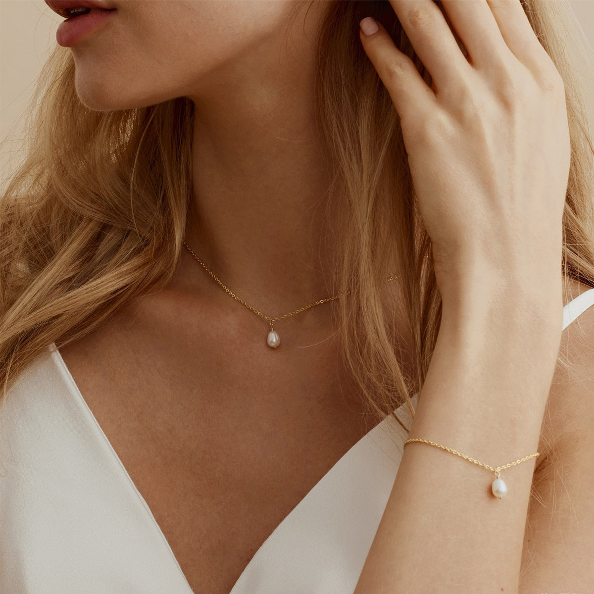 NORAS PERLEN ARMBAND & HALSKETTE