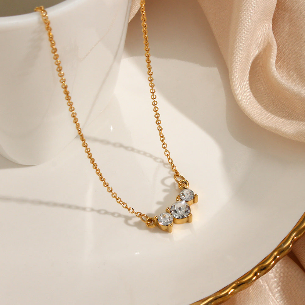 NORAS JACQUALINE DIAMOND HALSKETTE