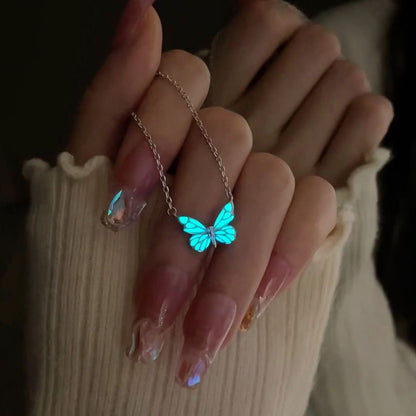 NORAS LEUCHTENDER SCHMETTERLING