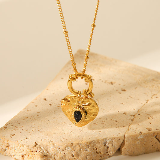 NORAS FRANZÖSISHCES HERZ HALSKETTE