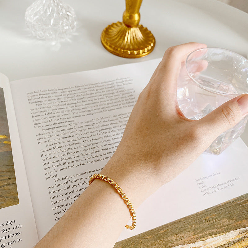 NORAS FAVORITE ARMBAND